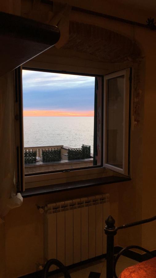 Romantic Sea View Flat In Apartment Genua