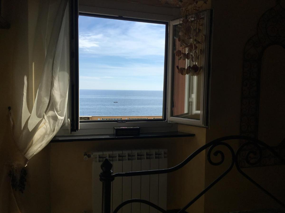 Romantic Sea View Flat In Genua