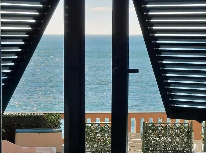 Romantic Sea View Flat In Genova