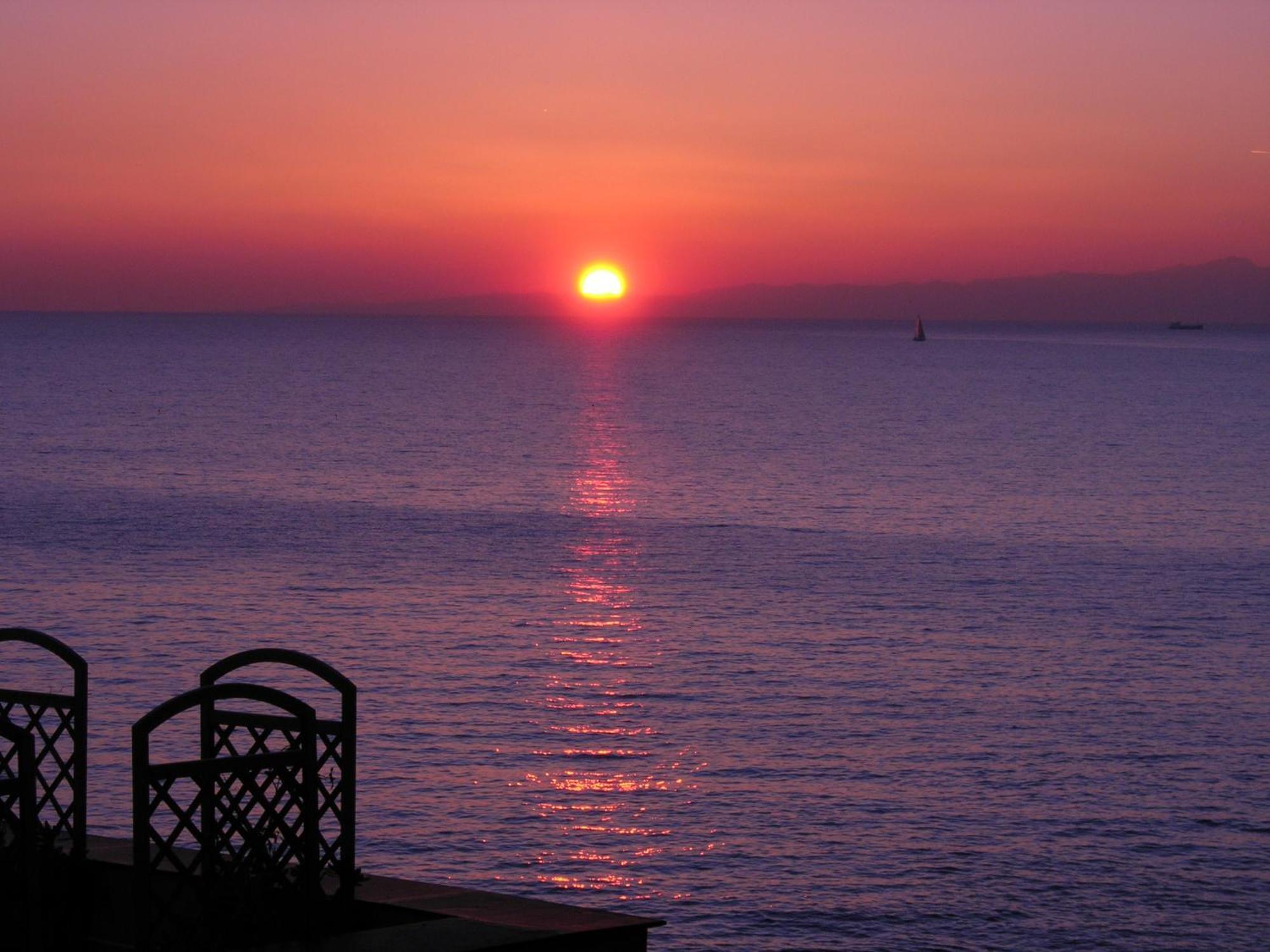 Romantic Sea View Flat In Apartment *